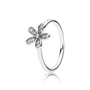 Pandora daisy ring! With original pandora box!